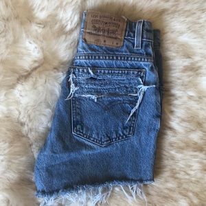 Vintage High Rise Levi’s orange tab shorts 23-24